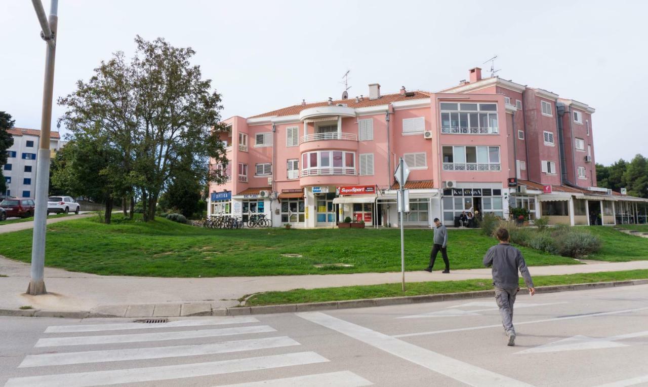 Spacious Apartment By The Sea 8+4 Pula Exterior foto